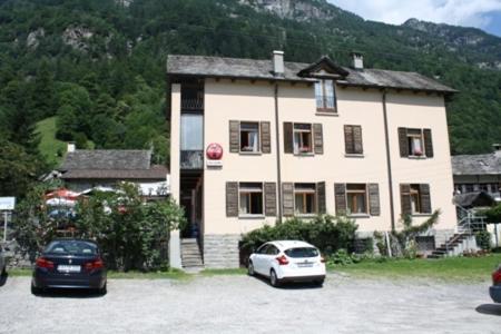 Hotel Ristorante Alpino Sonogno Exterior foto