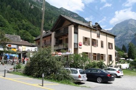 Hotel Ristorante Alpino Sonogno Exterior foto