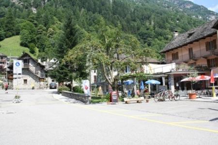 Hotel Ristorante Alpino Sonogno Exterior foto